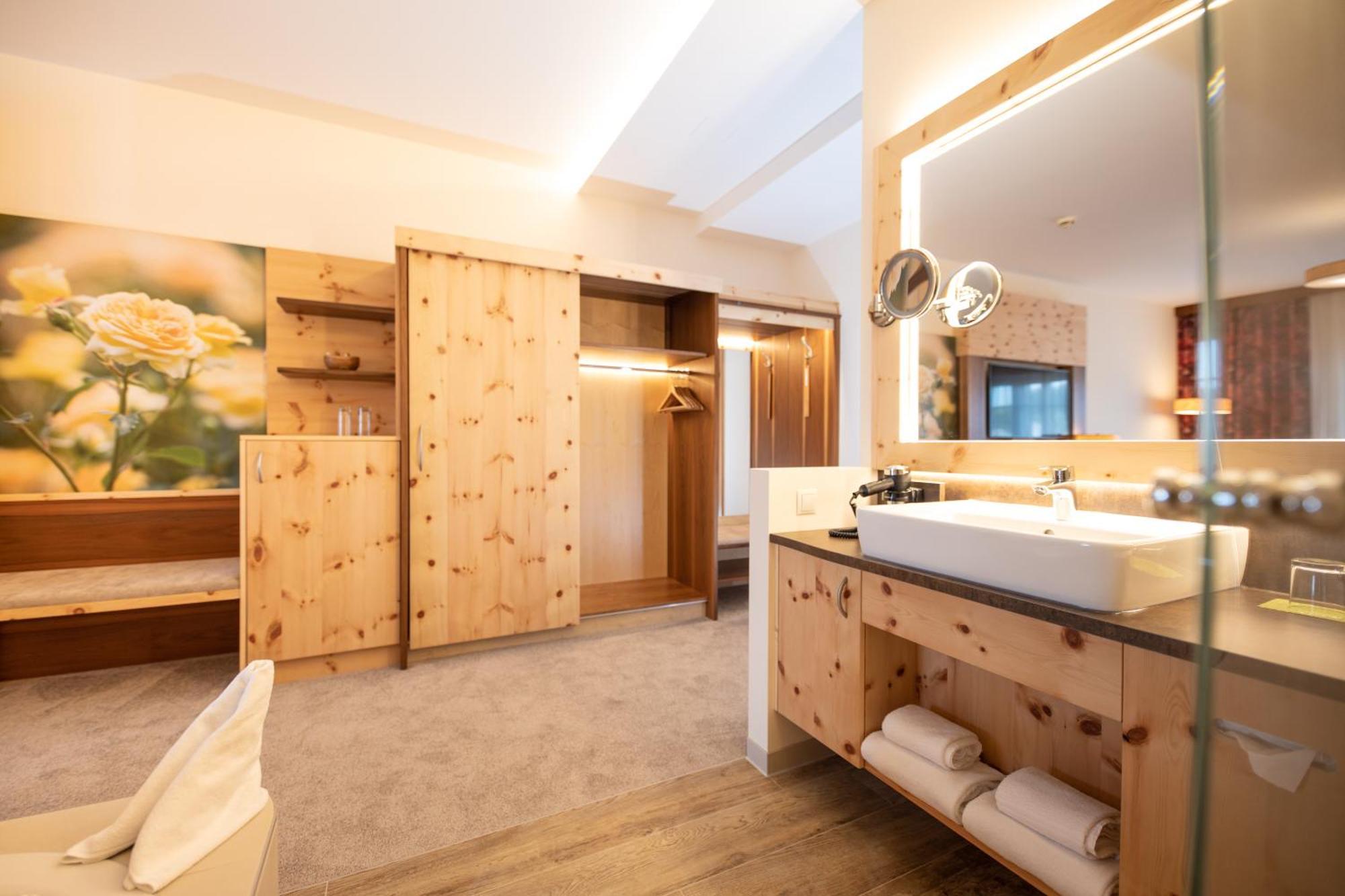 Thermenhotel Puchasplus ชเตเกอร์สบาค ภายนอก รูปภาพ