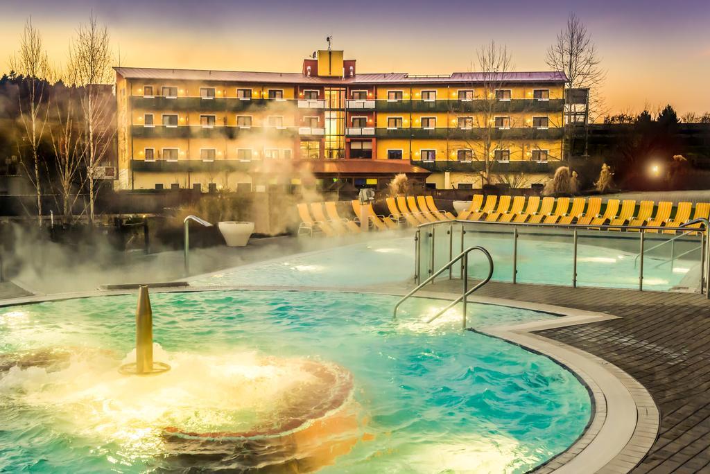 Thermenhotel Puchasplus ชเตเกอร์สบาค ภายนอก รูปภาพ